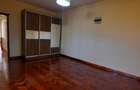 5 Bed Townhouse with En Suite at Lavington - 14