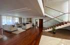 5 Bed House with En Suite in Runda - 14