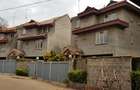 5 Bed Townhouse with En Suite at James Gichuru - 2