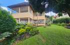 5 Bed House with En Suite in Runda - 1