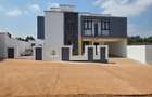 5 Bed Townhouse with En Suite at Gikambura - 1