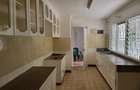 4 Bed House with En Suite at Crescent Road - 15