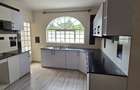 5 Bed Townhouse with En Suite at Lavington Off Convent Drive - 3