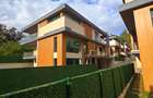 5 Bed Townhouse with En Suite at Garden Villa - 8