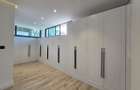 6 Bed Villa with En Suite in Lavington - 8