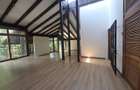 4 Bed House with En Suite in Lake View - 10