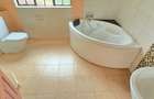 5 Bed Townhouse with En Suite in Lavington - 19