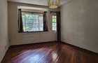 5 Bed Townhouse with En Suite in Rosslyn - 10