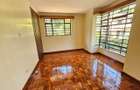 4 Bed House with En Suite in Rosslyn - 9