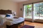 3 Bed House with En Suite in Ridgeways - 10