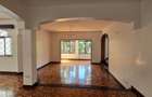 5 Bed Townhouse with En Suite in Nyari - 6