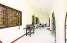6 Bed House with En Suite at Greenwood Drive - 6