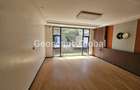 5 Bed Townhouse with En Suite in Lavington - 7