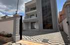 4 Bed House with En Suite at Membley - 2