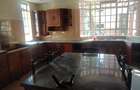 6 Bed House with En Suite in Nyari - 3