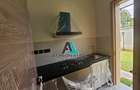 6 Bed Townhouse with En Suite in Lavington - 7