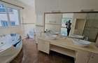 4 Bed Townhouse with En Suite in Riverside - 12