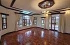 5 Bed House with En Suite in Runda - 1