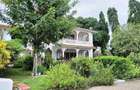 4 Bed Villa with En Suite at Links Road - 1