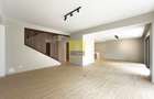 5 Bed Villa with En Suite in Kyuna - 5