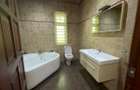 5 Bed Townhouse with En Suite in Rosslyn - 12