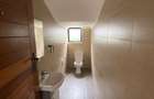 5 Bed House with En Suite in Ridgeways - 11
