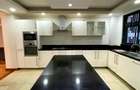 5 Bed Townhouse with En Suite in Spring Valley - 11