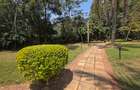 4 Bed House with En Suite in Lavington - 7
