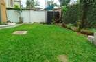 5 Bed House with En Suite in Lavington - 3