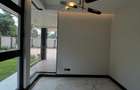 5 Bed House with En Suite in Nyari - 11