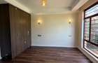4 Bed House with Swimming Pool at B - 10