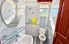 4 Bed House with En Suite in Rosslyn - 9