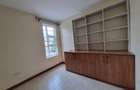 4 Bed House with En Suite in Thome - 14