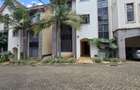 5 Bed Townhouse with En Suite in Lavington - 2