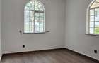 5 Bed Townhouse with En Suite at Off Convent Drive - 16