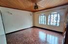 5 Bed Townhouse with En Suite in Kilimani - 6