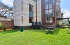6 Bed Townhouse with En Suite in Lavington - 5