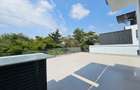 6 Bed Townhouse with En Suite in Lavington - 8