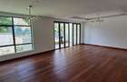 4 Bed Townhouse with En Suite at The Loft Two Rives - 9