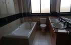 4 Bed Apartment with En Suite at Facing Statehouse - 11