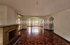 5 Bed House with En Suite in Rosslyn - 2