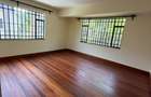 5 Bed Townhouse with En Suite in Lavington - 8