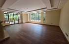 5 Bed House with En Suite in Runda - 2