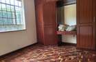 5 Bed House with En Suite in Runda - 12