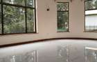 4 Bed House with En Suite in Rosslyn - 12