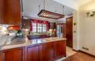 4 Bed House with En Suite in Ridgeways - 12