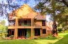 5 Bed Townhouse with Garden at Near The Hub - 1
