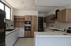 Furnished 4 Bed Apartment with En Suite in Spring Valley - 20