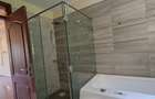 5 Bed House with En Suite in Lavington - 11