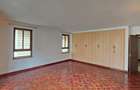 5 Bed Townhouse with En Suite at Lavington - 8